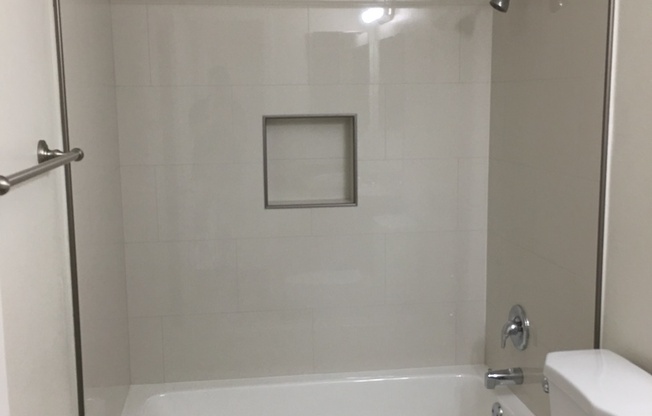 2 beds, 2 baths, 950 sqft, $2,800, Unit 602