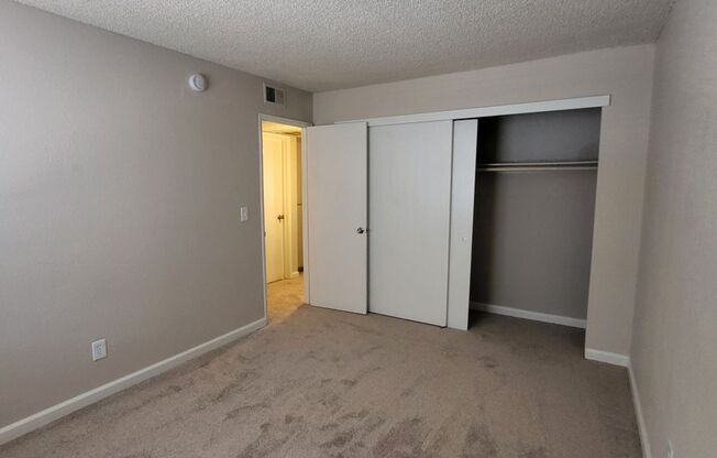 2 beds, 1 bath, $1,550, Unit 18