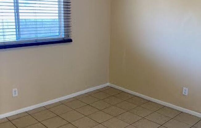 2 beds, 1 bath, 817 sqft, $1,225, Unit Unit B