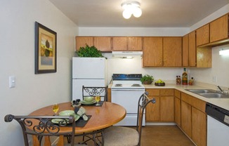 Hyde Park North Kitchen Apartments in Colorado Springs, CO
