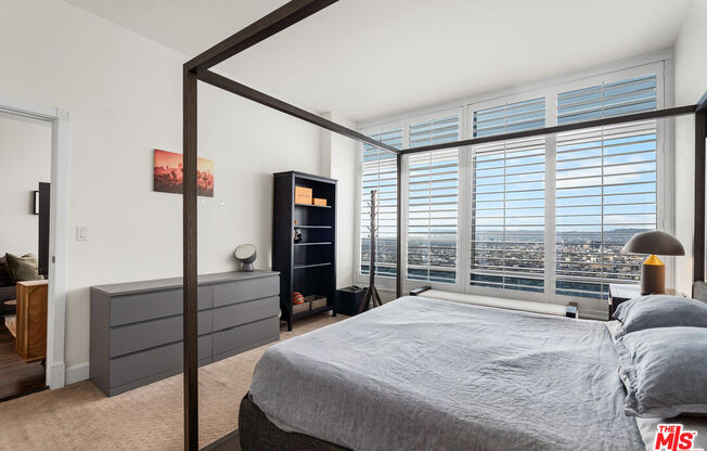 1 bed, 2 baths, 1,120 sqft, $6,000, Unit 36F