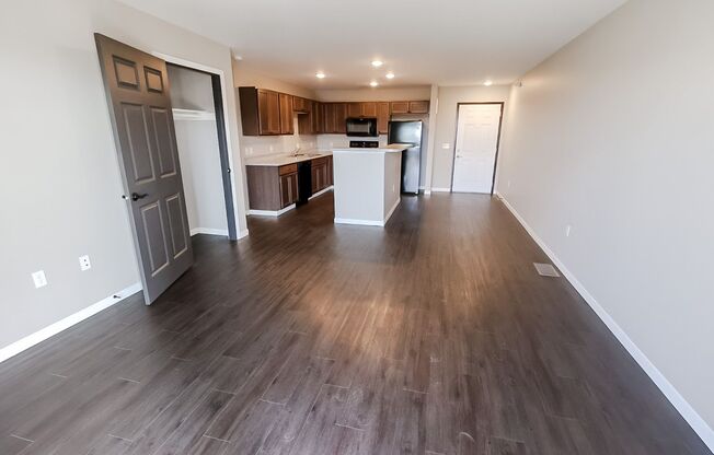 3 beds, 2 baths, 1,180 sqft, $1,500, Unit 3500-104