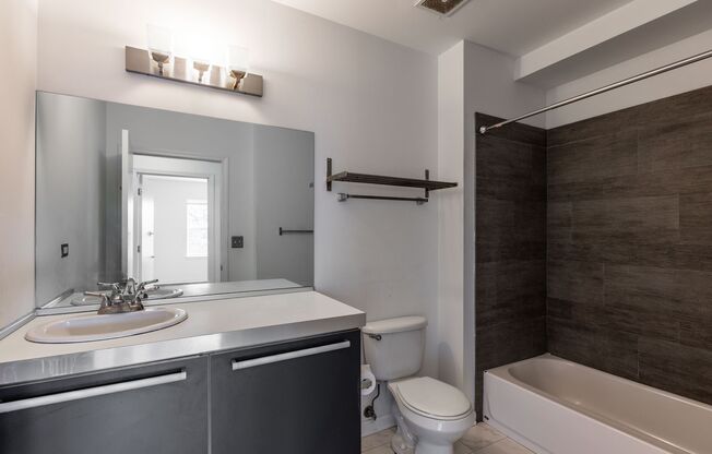 2 beds, 2 baths, $1,499, Unit 2G