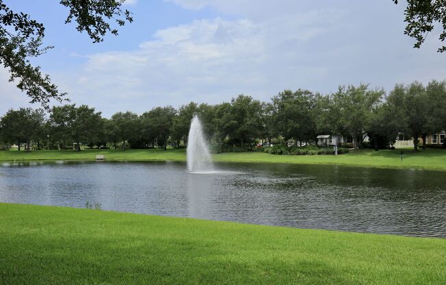 Spacious 3/2 Home located in Summerport Community - Windermere, Rent Special!
