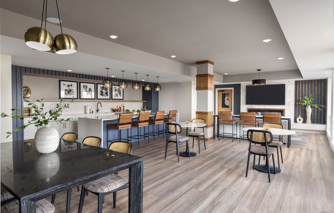 Studio, 1 bath, 498 sqft, $1,450, Unit 240