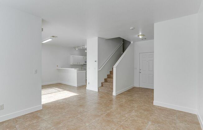 2BEDROOM 1ST FLOOR CONDO IN BELLA VISTA 89012