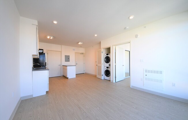 1 bed, 1 bath, 540 sqft, $2,970, Unit 24 Franklin St, Unit 801