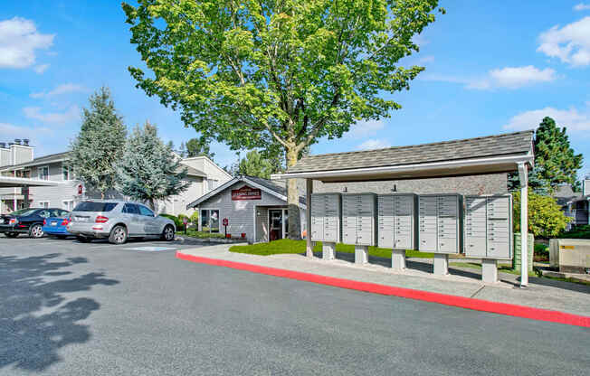 Glennbrook Exterior Apartments in Lynnwood, WA