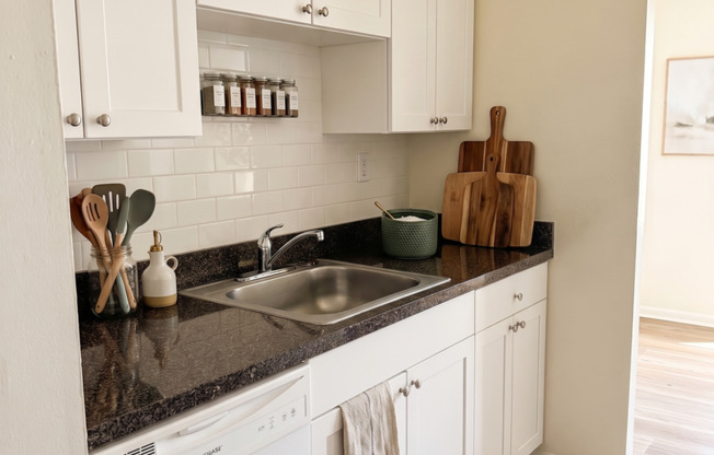 1 bed, 1 bath, 715 sqft, $1,600, Unit 00 - K- 2