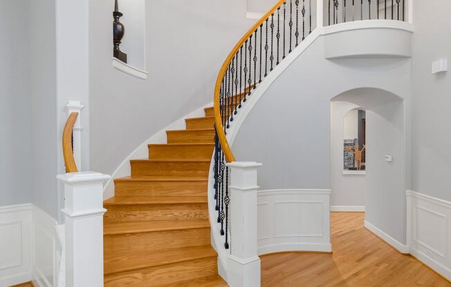 STUNNING Home in coveted Sterling Woods, Sammamish