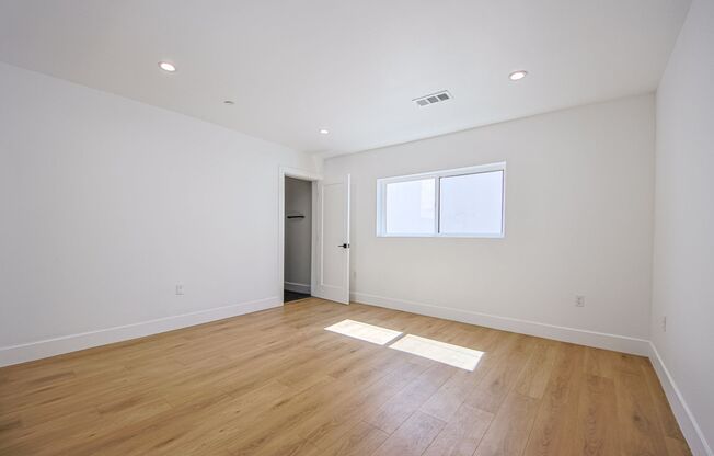 3 beds, 3.5 baths, 1,487 sqft, $3,999, Unit 2853 1/2 Victoria Ave