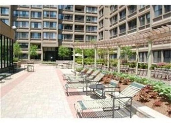1 bed, 1 bath, 684 sqft, $3,050, Unit 420