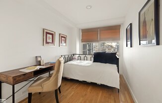 111 W 28 ST
