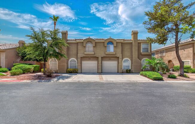 FANTASTIC 3-BEDROOM LAS VEGAS TOWNHOME IN GATED COMMUNITY!
