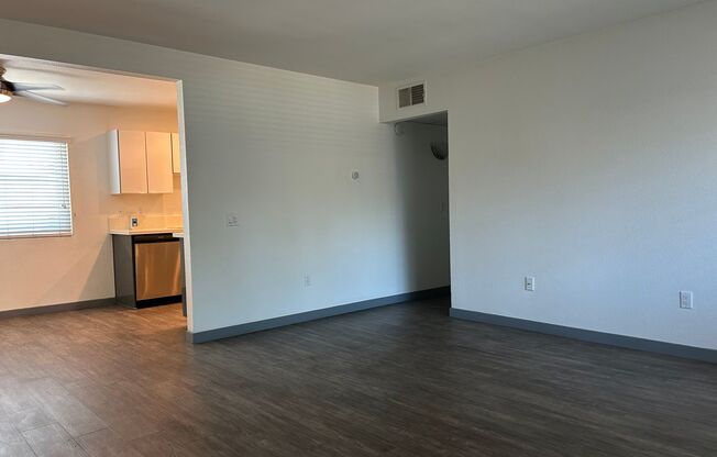 2 beds, 1 bath, 950 sqft, $2,930, Unit A052