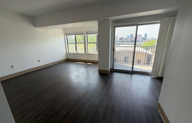 2 beds, 1 bath, 856 sqft, $1,650, Unit 202