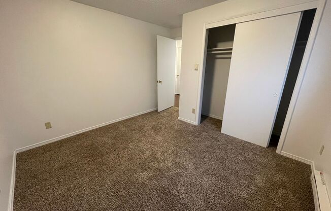 2 beds, 1 bath, $2,100