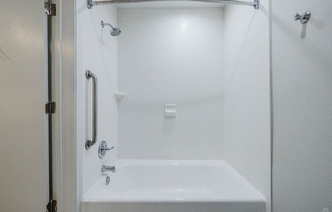 2 beds, 2 baths, 933 sqft, $1,685, Unit C-133