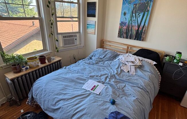 2 beds, 1 bath, 1,000 sqft, $1,295, Unit 19