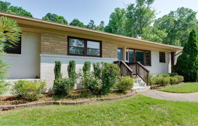 Updated and stunning Sheffield Park home that is ready for you!