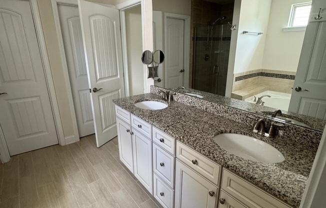 1292 MAGNOLIA ROW TRL