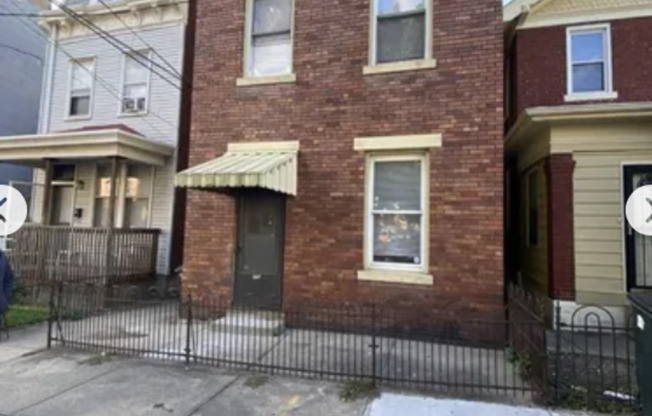 2247 Flora St.