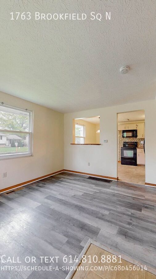 1763 BROOKFIELD SQ N
