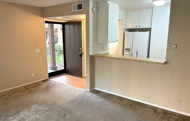 PET FRIENDLY One Bedroom Condo in a Peaceful Community in Irvine!