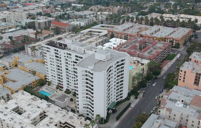 1 bed, 1.5 baths, 1,009 sqft, $3,990, Unit 1112