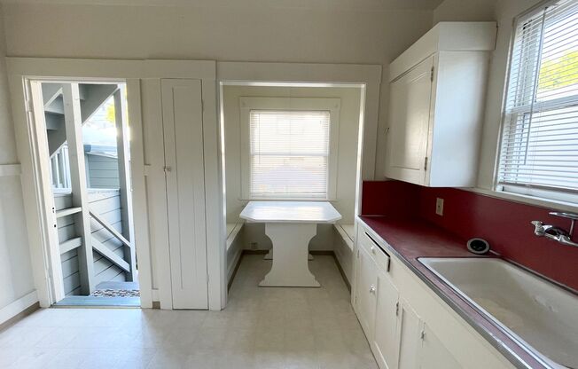 Studio, 1 bath, $1,500