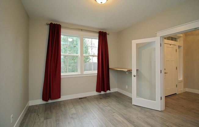 Gorgeous Modern Construction 4 Bed/2.5 Bath Home on Quiet Street