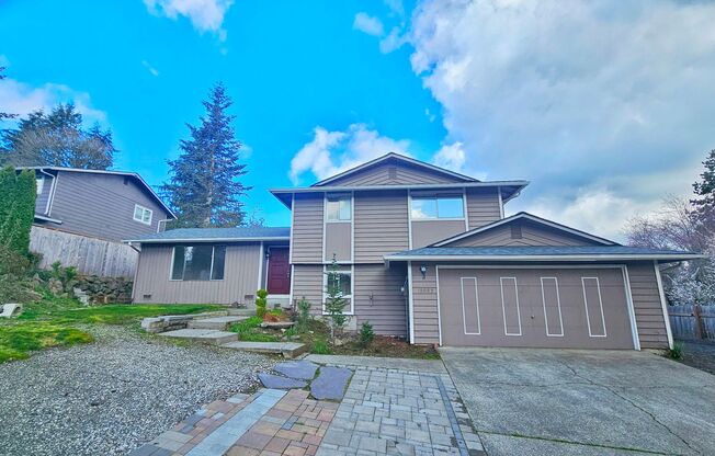 Charming 3 Bed 2.25 Bath Home in desirable Kent, Washington