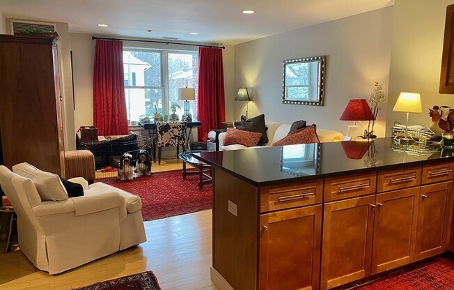 2 beds, 2 baths, 904 sqft, $3,195, Unit 202