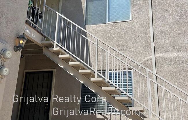 3809 Queen Palm Maintenance