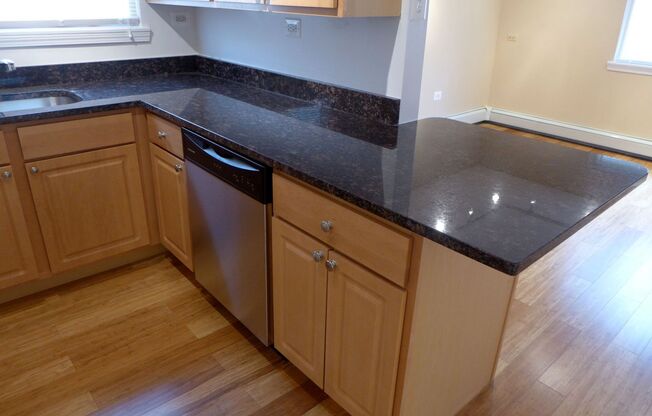 2 beds, 1 bath, 900 sqft, $1,795, Unit 1B