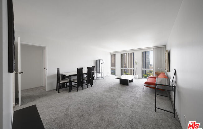 1 bed, 1 bath, 762 sqft, $2,600, Unit 1807