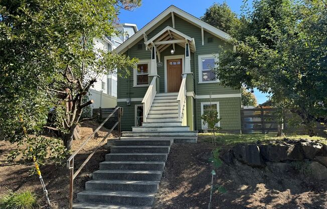 3Bd/1.75Ba Seattle House