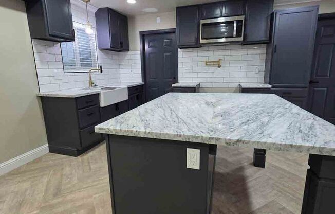 Fully Upgraded 2 Bed 1 Bath