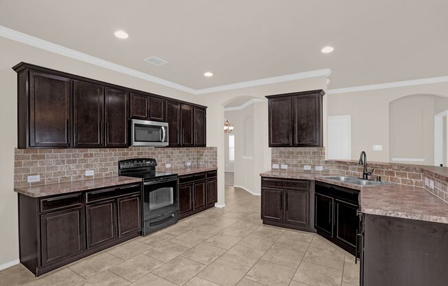 Charming & Convenient Living in McKinney – 4 Bed, 4 Bath Gem!