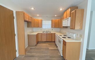 3 beds, 2 baths, $1,450