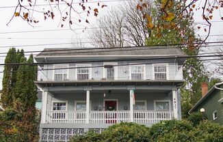Charming & Unique John's Landing Studio: Close to Shops & Restaurants!