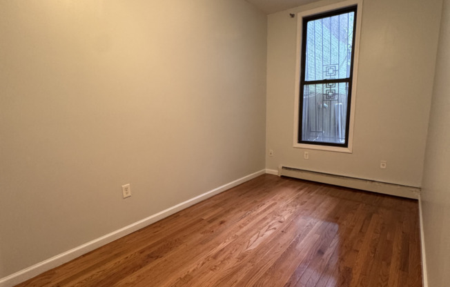 521 W 158 ST
