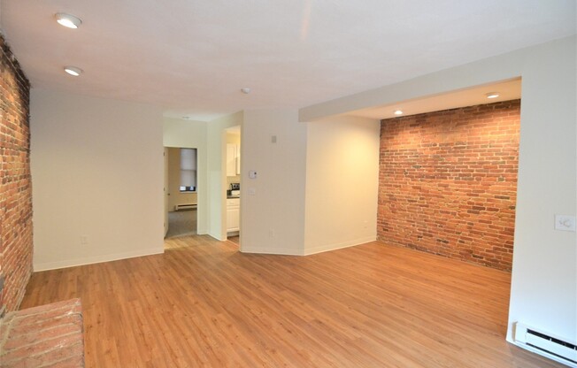 1 bed, 1 bath, 745 sqft, $3,075, Unit 40-PE
