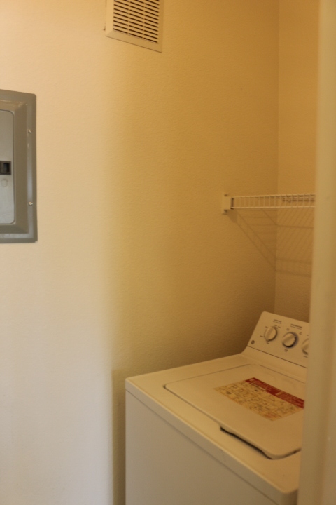2 beds, 2 baths, $1,495, Unit Bldg. 7 -Clark County-