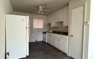 2 beds, 1 bath, 800 sqft, $975, Unit Unit 2