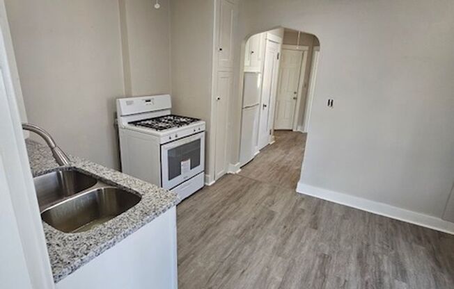 1 bed, 1 bath, 745 sqft, $750, Unit Unit D