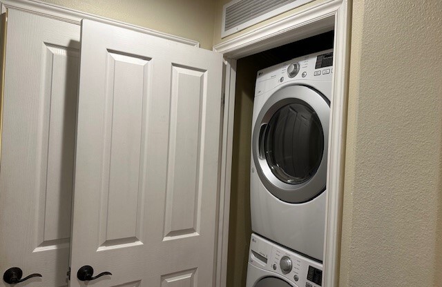 2 beds, 2 baths, 1,090 sqft, $4,475, Unit 120