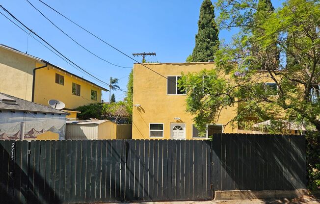 Mid-City Brand new construction--Freestanding gated home 4bed/3.5 bath Pet friendly