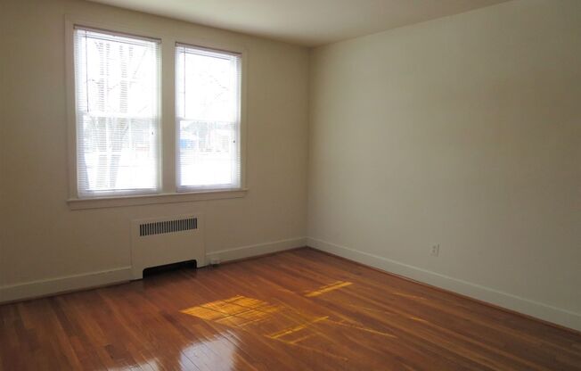 2 beds, 1 bath, 822 sqft, $1,895, Unit 402 #11