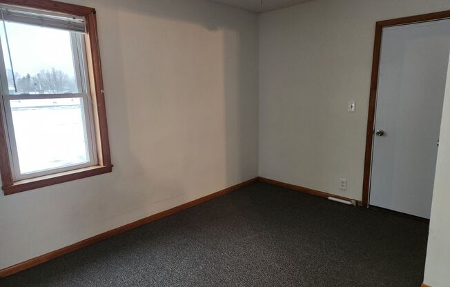 3 bedroom 1 bath upper level unit in Pierz